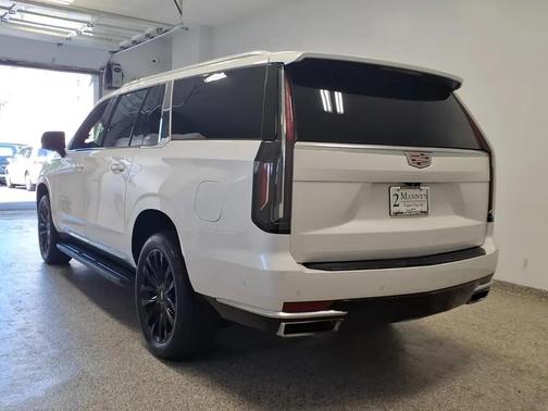 Crystal White Tricoat 2021 Cadillac Escalade ESV Premium Luxury