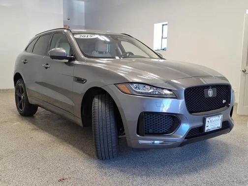 2019 Jaguar F-PACE S