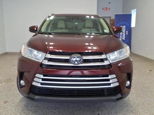 MAR 2019 Toyota Highlander SE