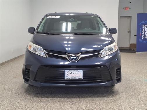 2018 Toyota Sienna LE