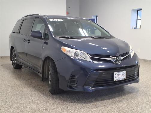 2018 Toyota Sienna LE