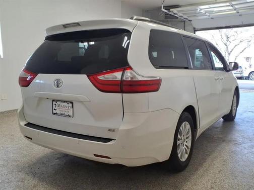 2015 Toyota Sienna XLE