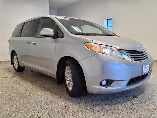 2016 Toyota Sienna XLE