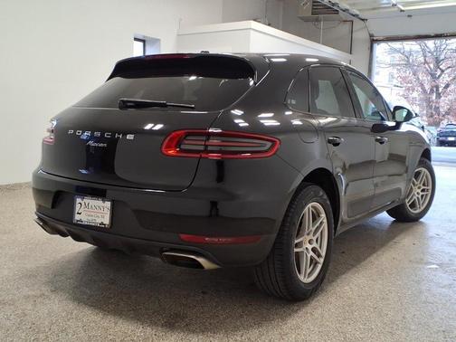 2017 Porsche Macan Macan
