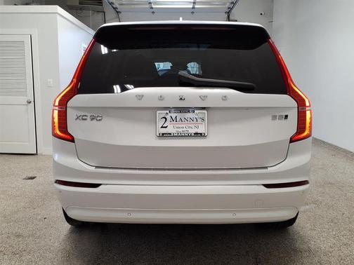 2023 Volvo XC90 B5 Core 7 Passenger
