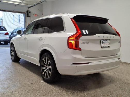 2023 Volvo XC90 B5 Core