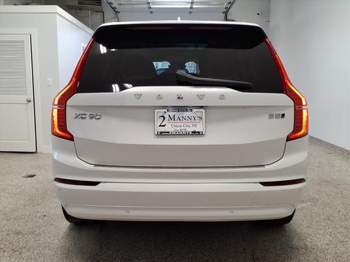 2023 Volvo XC90 B5 Core