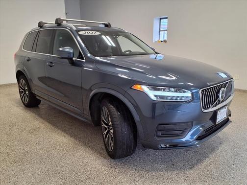 2021 Volvo XC90 T5 Momentum