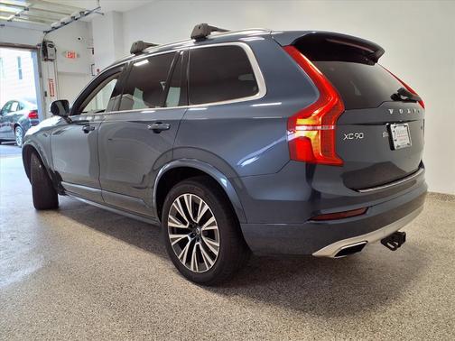 2021 Volvo XC90 T5 Momentum