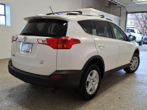 2015 Toyota RAV4 LE