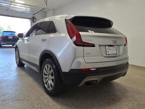 Radiant Silver Metallic 2020 Cadillac XT4 Premium Luxury