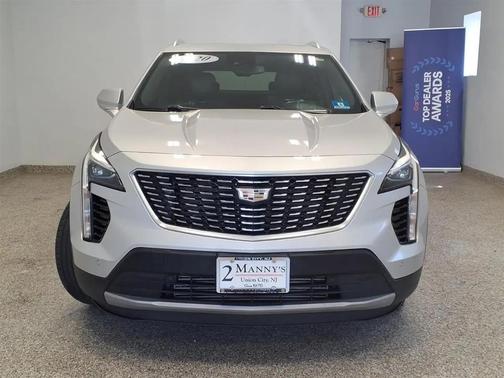 Radiant Silver Metallic 2020 Cadillac XT4 Premium Luxury