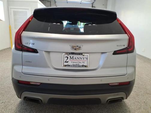 Radiant Silver Metallic 2020 Cadillac XT4 Premium Luxury