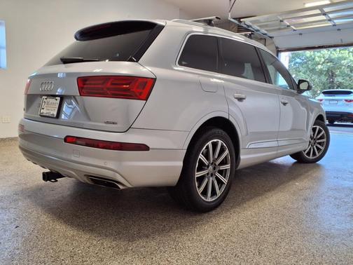 2019 Audi Q7 45 Premium Plus