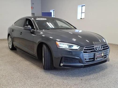 GRY 2019 Audi A5 45 Premium
