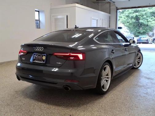GRY 2019 Audi A5 45 Premium