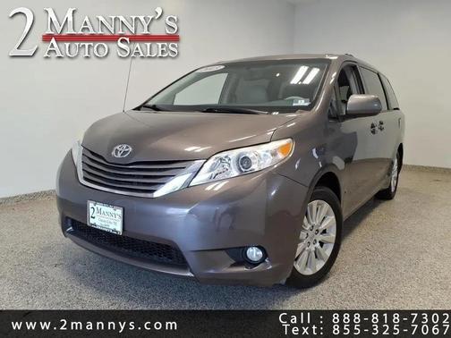 GRY 2013 Toyota Sienna XLE