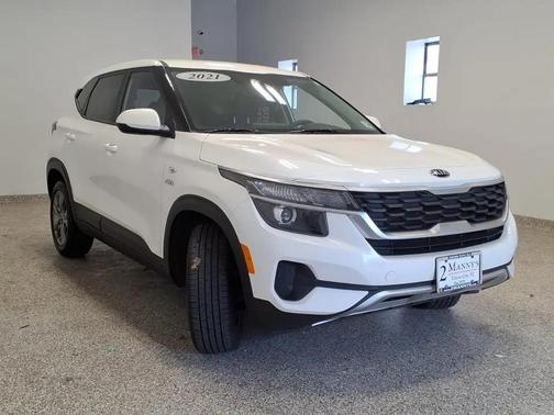 Snow White Pearl 2021 Kia Seltos LX