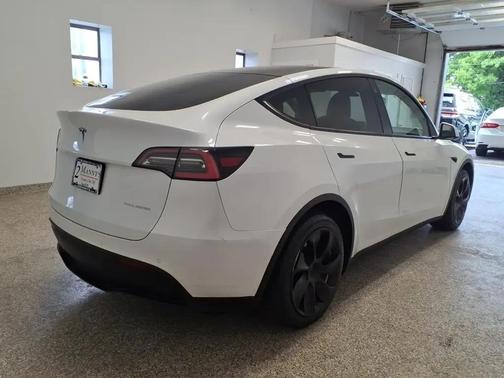WHITE 2021 Tesla Model Y Long Range