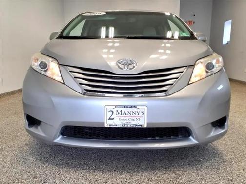 2016 Toyota Sienna LE