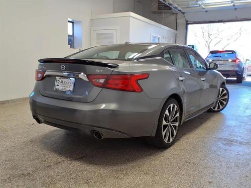 GRY 2016 Nissan Maxima 3.5 SR