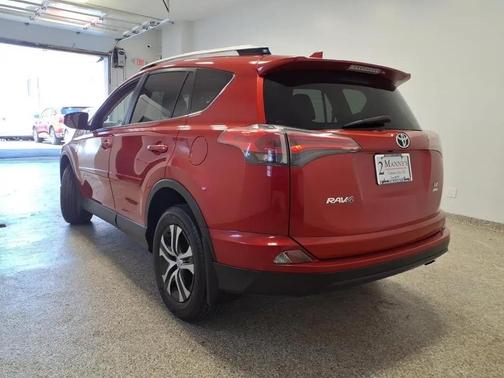 Barcelona Red Metallic 2016 Toyota RAV4 LE