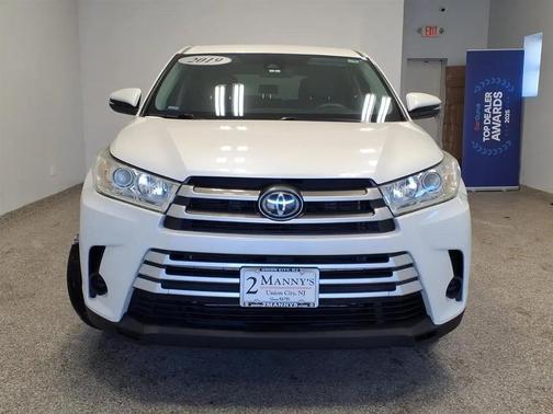 2019 Toyota Highlander LE I4