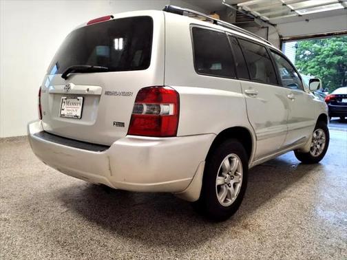 2004 Toyota Highlander Base