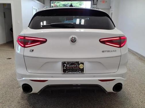 Alfa White 2023 Alfa Romeo Stelvio Veloce AWD