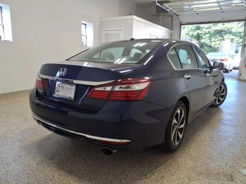 BLU 2017 Honda Accord EX