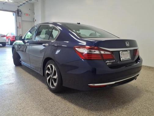 BLU 2017 Honda Accord EX