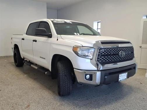 SUPER WHITE 2018 Toyota Tundra SR5