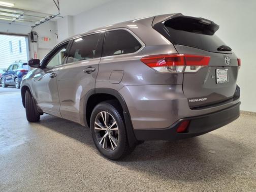 2018 Toyota Highlander LE