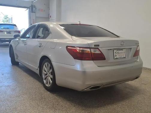 SIL 2012 Lexus LS 460 Base