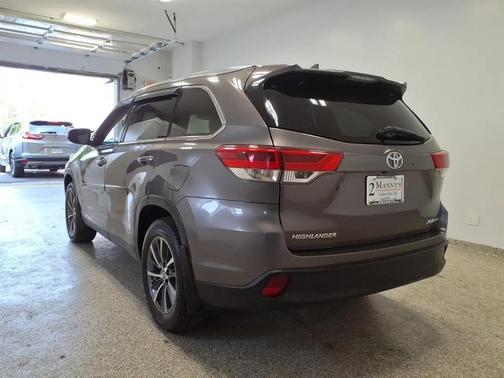 Predawn Gray Mica 2019 Toyota Highlander XLE