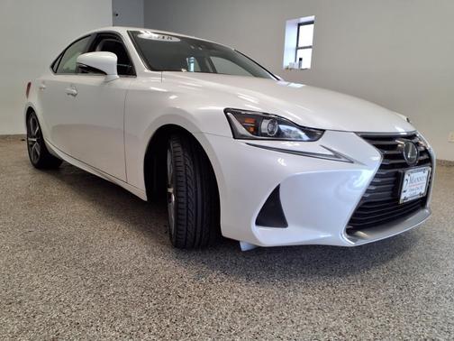 2018 Lexus IS 300 Base