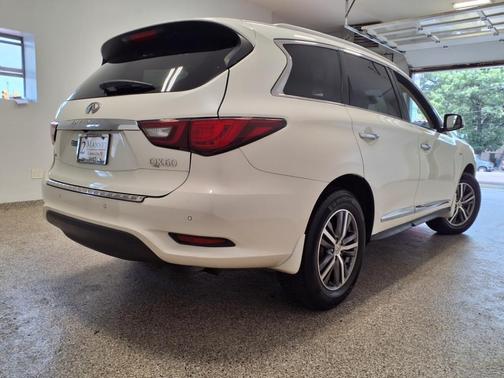 2020 INFINITI QX60 LUXE