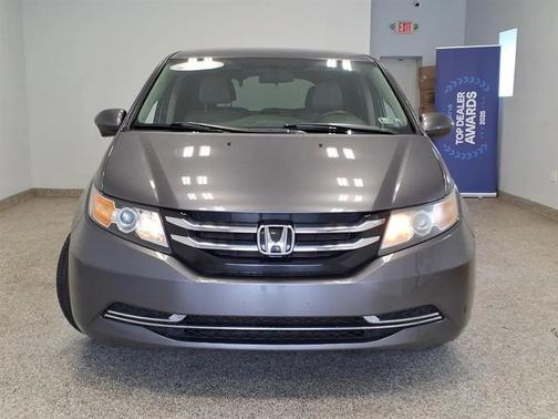 GRY 2016 Honda Odyssey SE