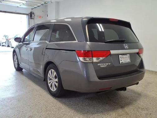 GRY 2016 Honda Odyssey SE