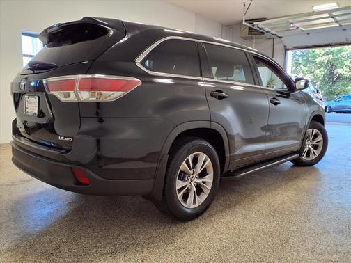 2016 Toyota Highlander LE