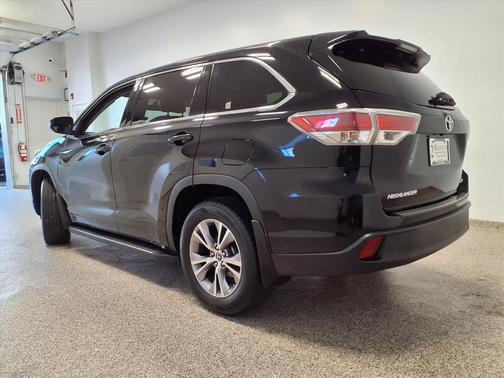 2016 Toyota Highlander LE