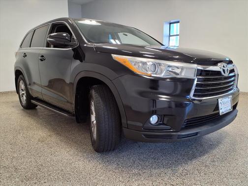 2016 Toyota Highlander LE
