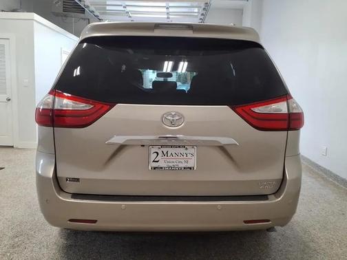GLD 2015 Toyota Sienna Limited Premium