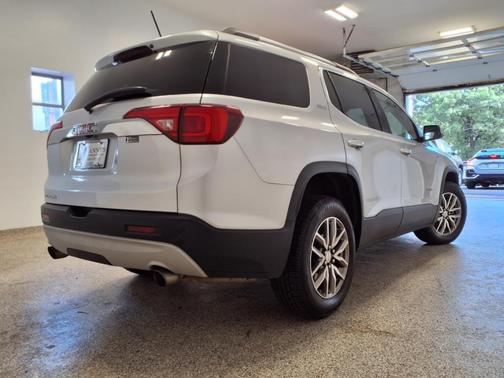 2019 GMC Acadia SLE-2
