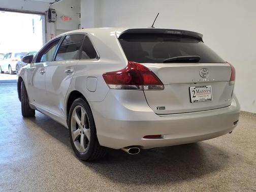 CLASSIC SILVER METALLIC 2013 Toyota Venza LE