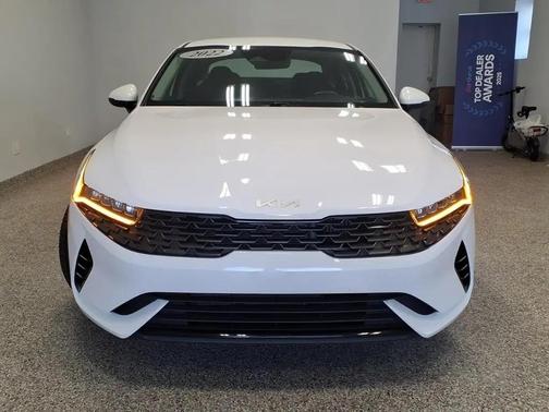 Glacial White Pearl 2022 Kia K5 LXS