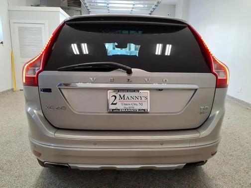 Seashell Metallic 2015 Volvo XC60 T5