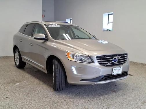 Seashell Metallic 2015 Volvo XC60 T5