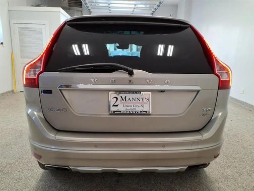 Seashell Metallic 2015 Volvo XC60 T5