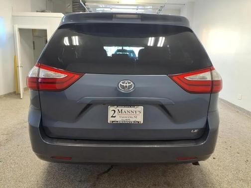 2017 Toyota Sienna LE